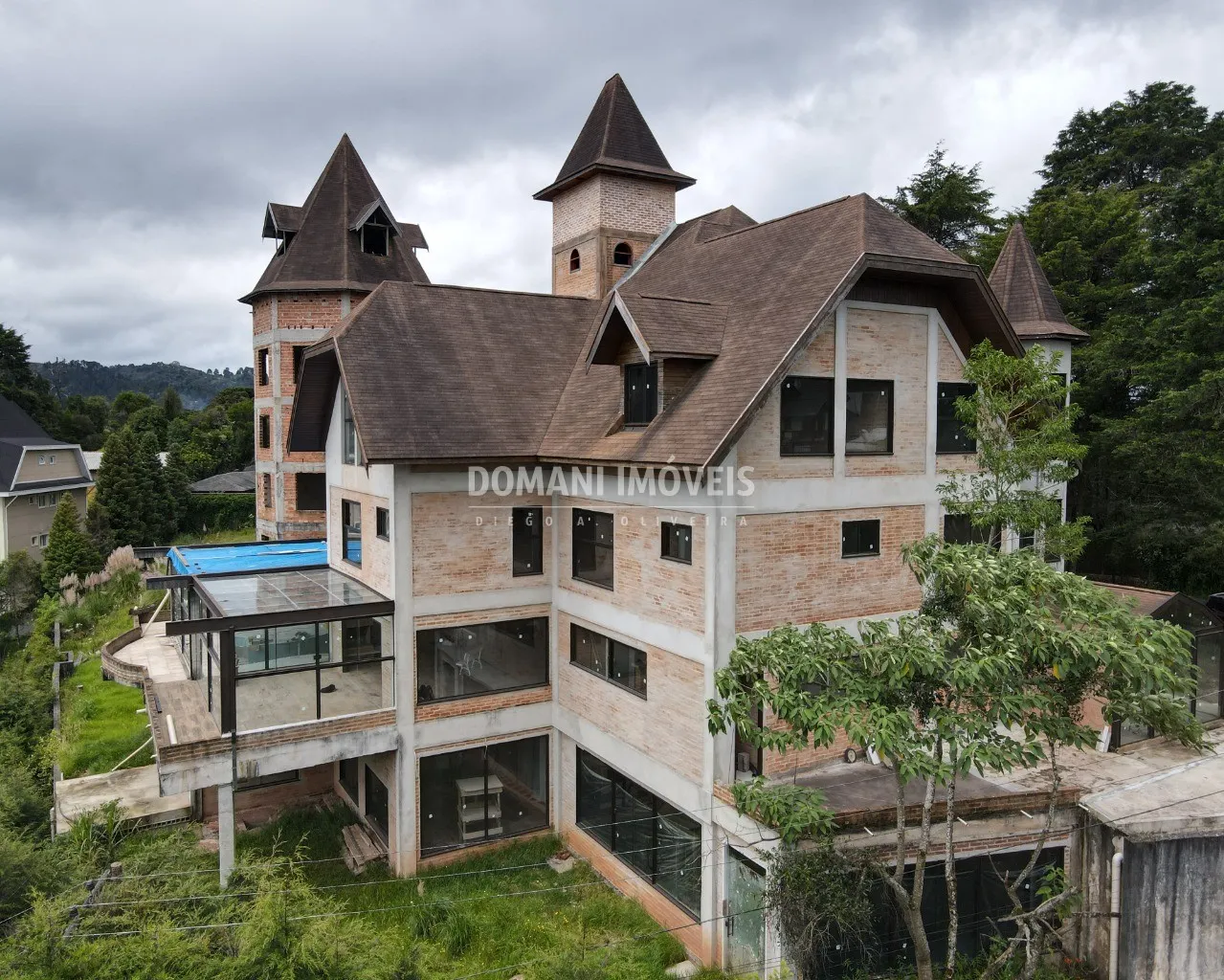 Pousada à venda de 2.380 m² em Campos do Jordão, SP, Brasil