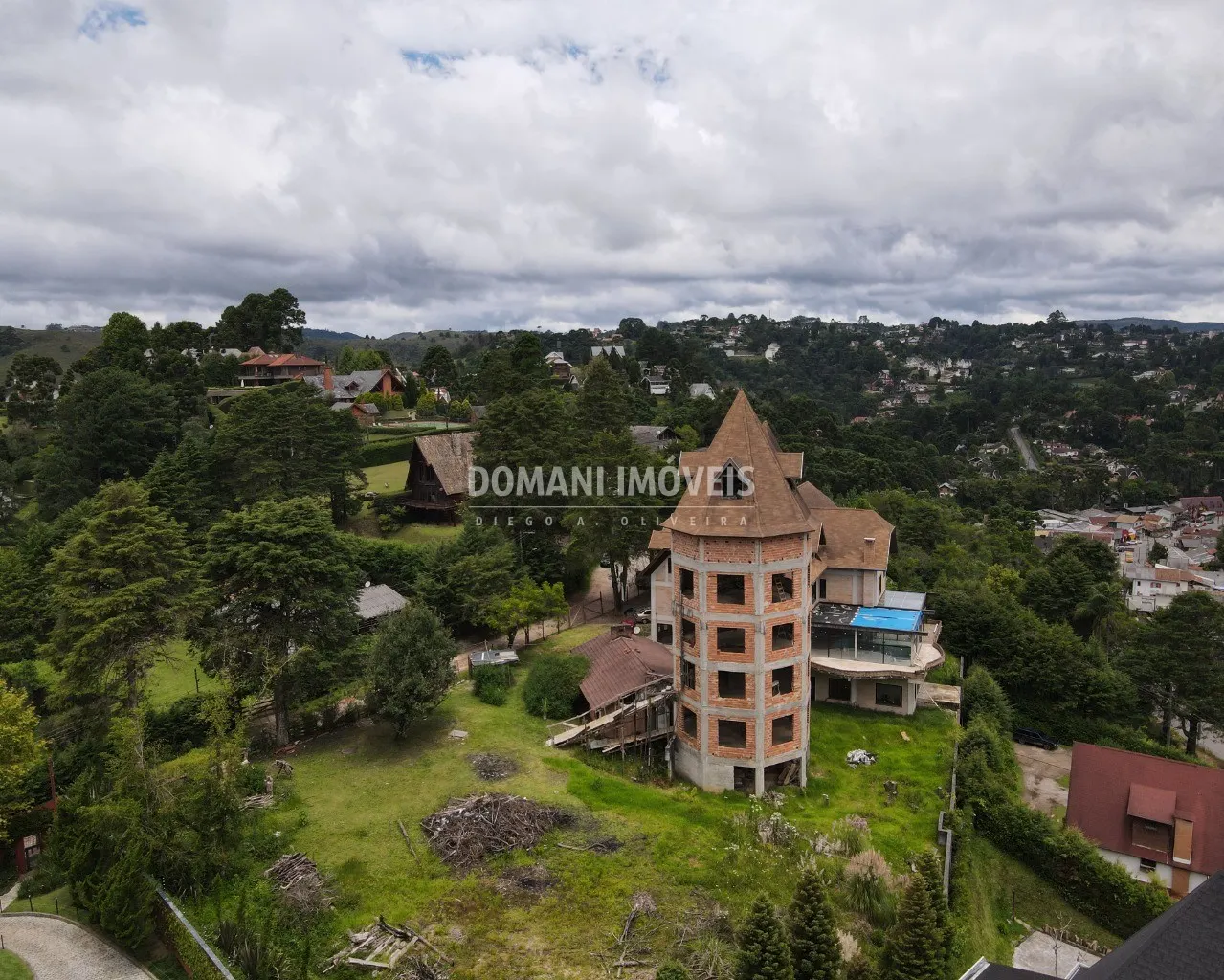 Pousada à venda de 2.380 m² em Campos do Jordão, SP, Brasil