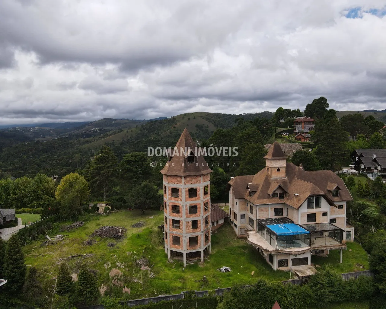 Pousada à venda de 2.380 m² em Campos do Jordão, SP, Brasil