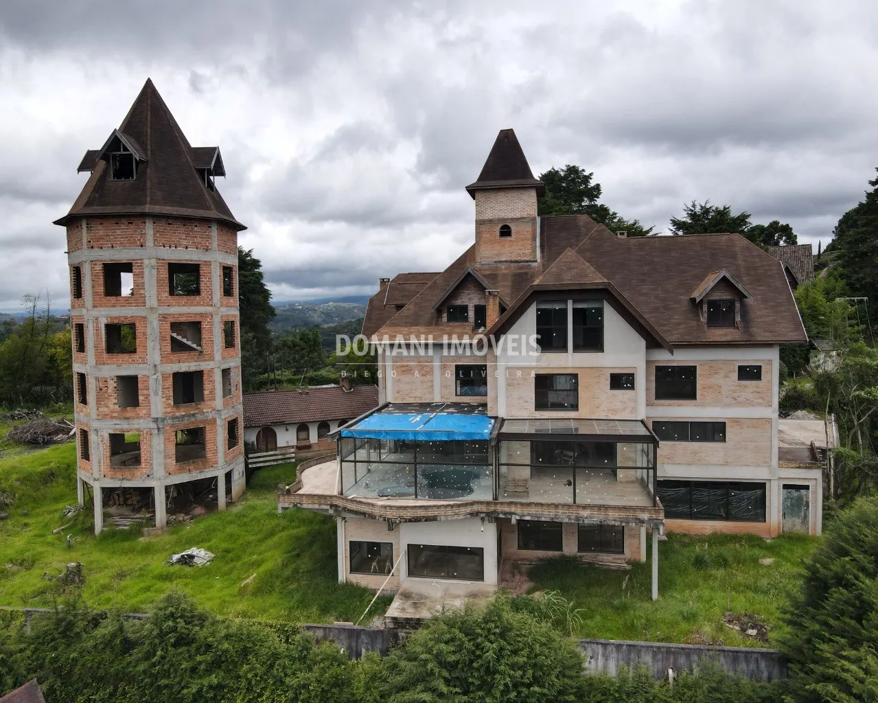 Pousada à venda de 2.380 m² em Campos do Jordão, SP, Brasil
