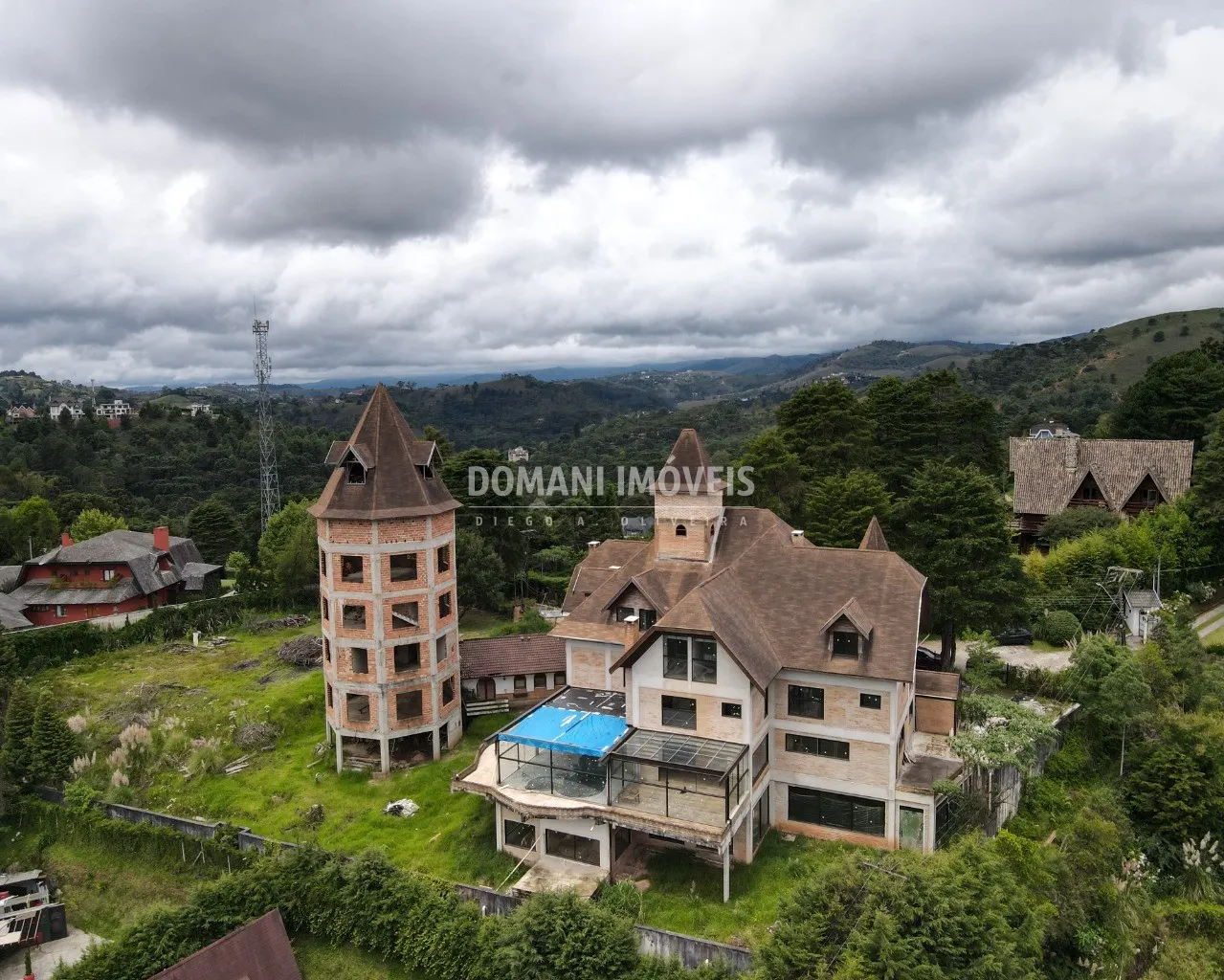 Pousada à venda de 2.380 m² em Campos do Jordão, SP, Brasil