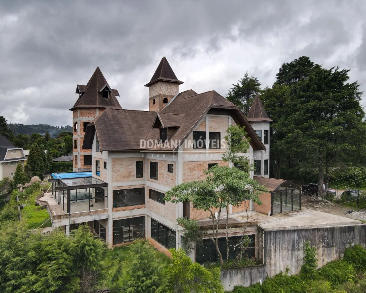 Pousada à venda de 2.380 m² em Campos do Jordão, SP, Brasil