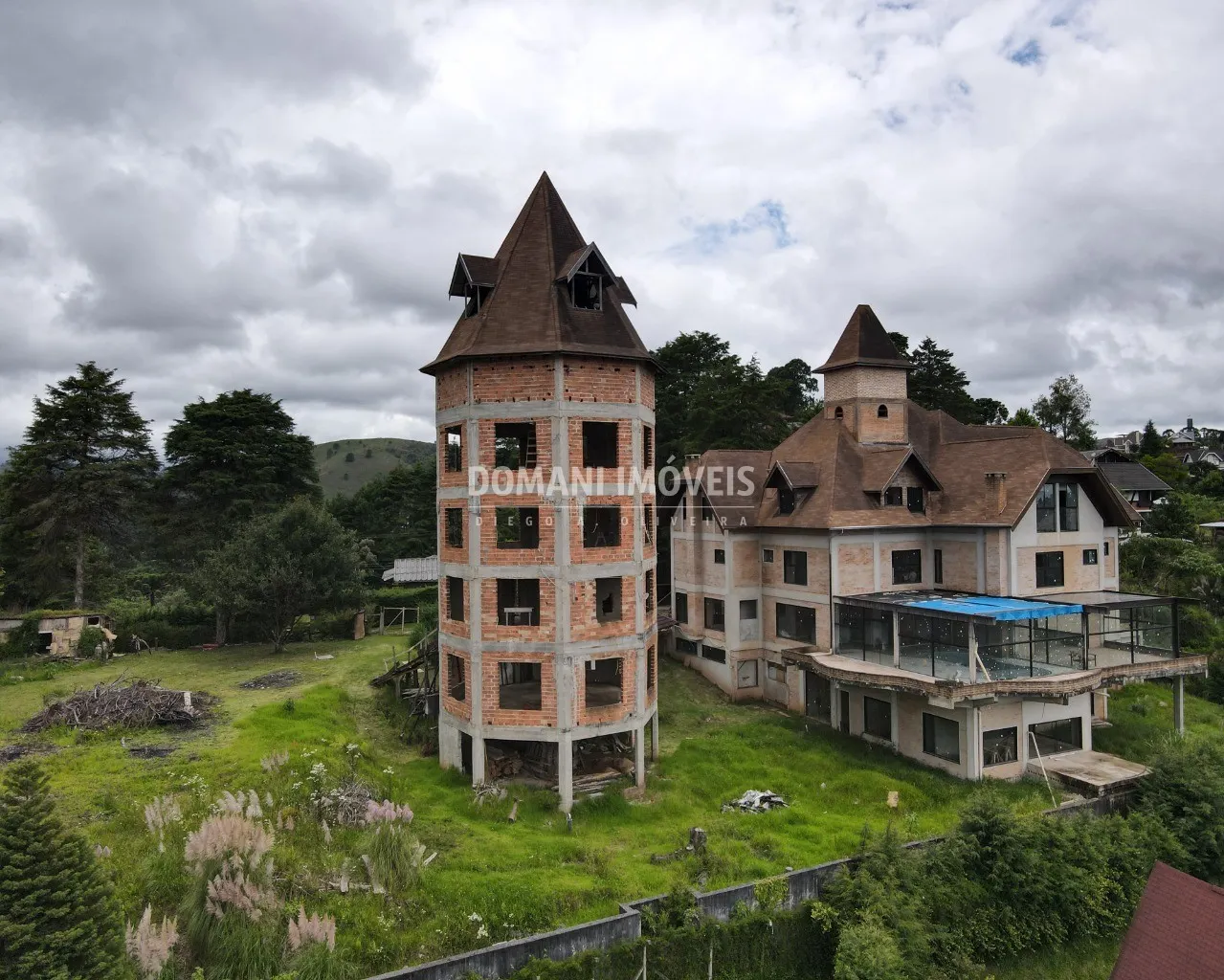 Pousada à venda de 2.380 m² em Campos do Jordão, SP, Brasil