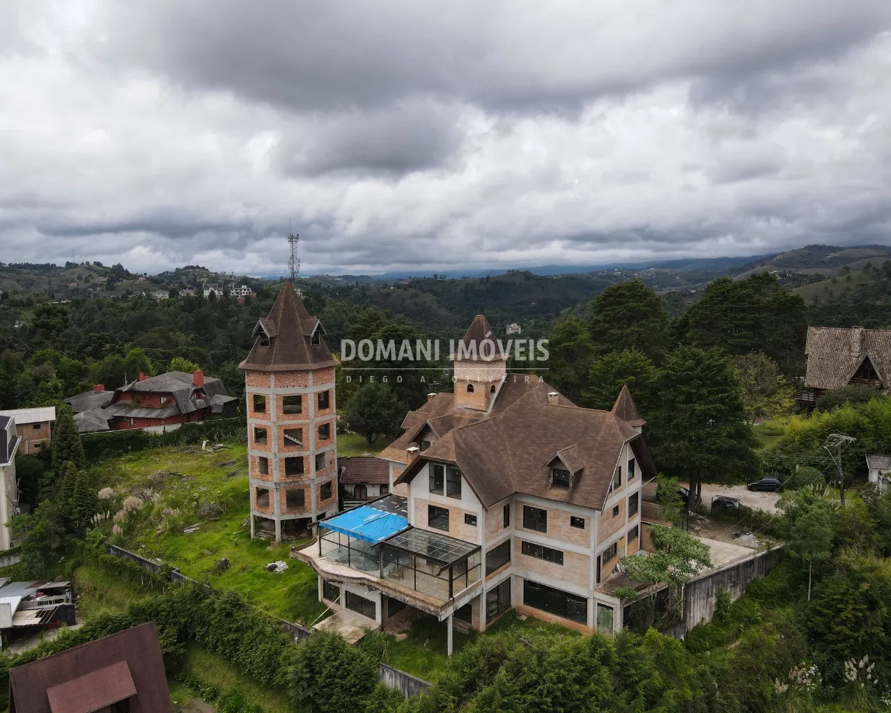 Pousada à venda de 2.380 m² em Campos do Jordão, SP, Brasil