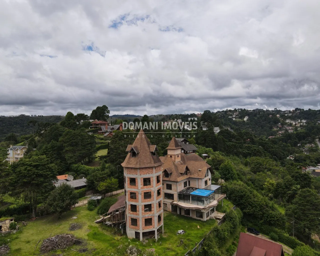 Pousada à venda de 2.380 m² em Campos do Jordão, SP, Brasil