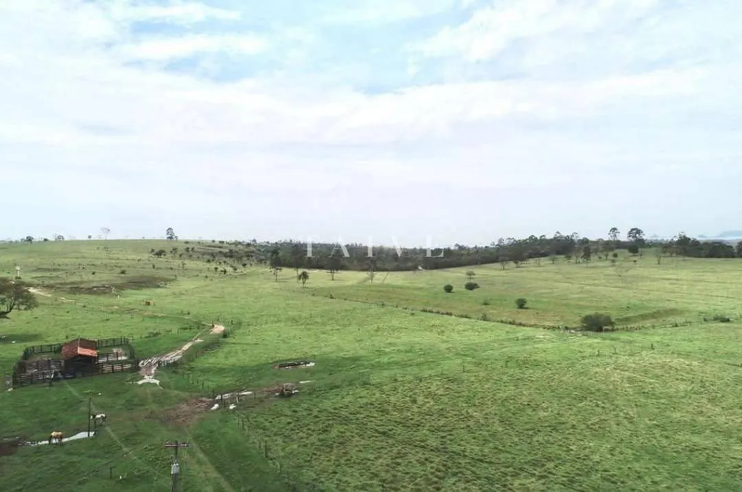 Fazenda à venda de 712 ha em Botucatu, SP, Brasil