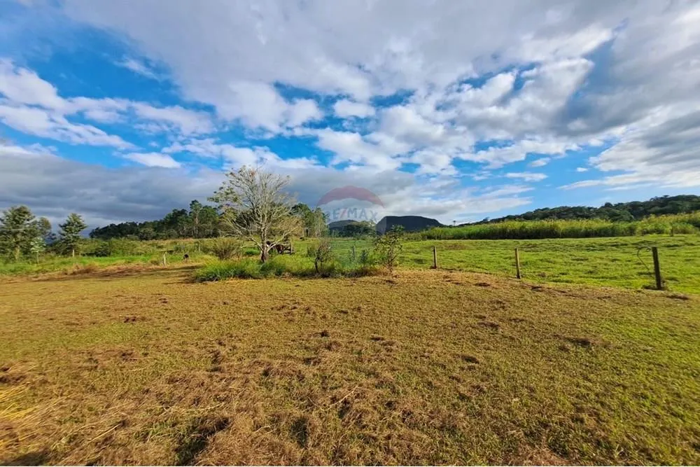 Fazenda à venda de 650 ha em Cajuru, SP, Brasil