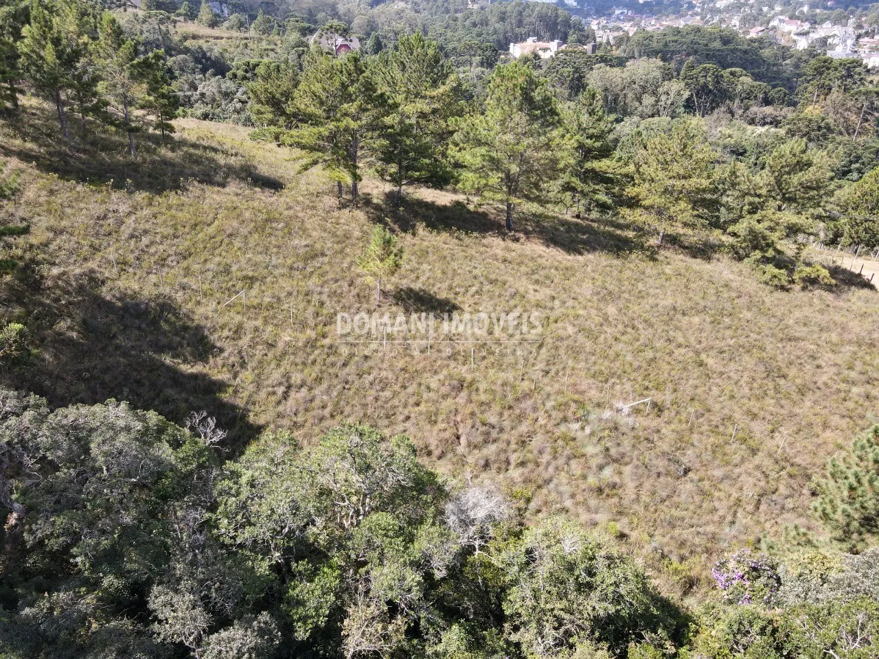 Terreno à venda de 1.460 m² em Campos do Jordão, SP, Brasil