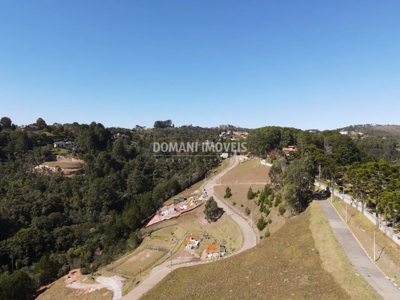 Terreno à venda de 1.700 m² em Campos do Jordão, SP, Brasil