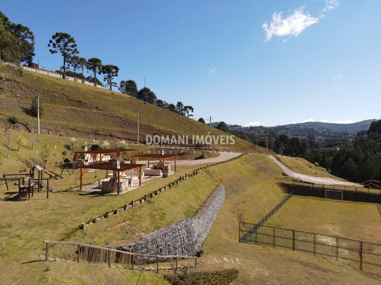 Terreno à venda de 1.700 m² em Campos do Jordão, SP, Brasil