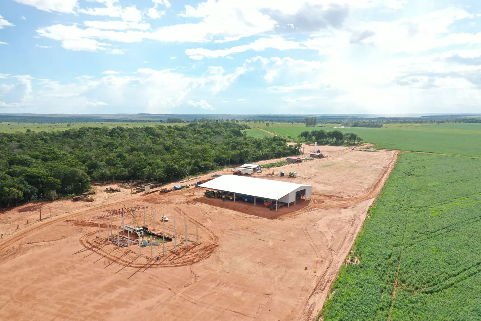 Fazenda à venda de 1.700 ha em Chapadão do Sul, MS, Brasil