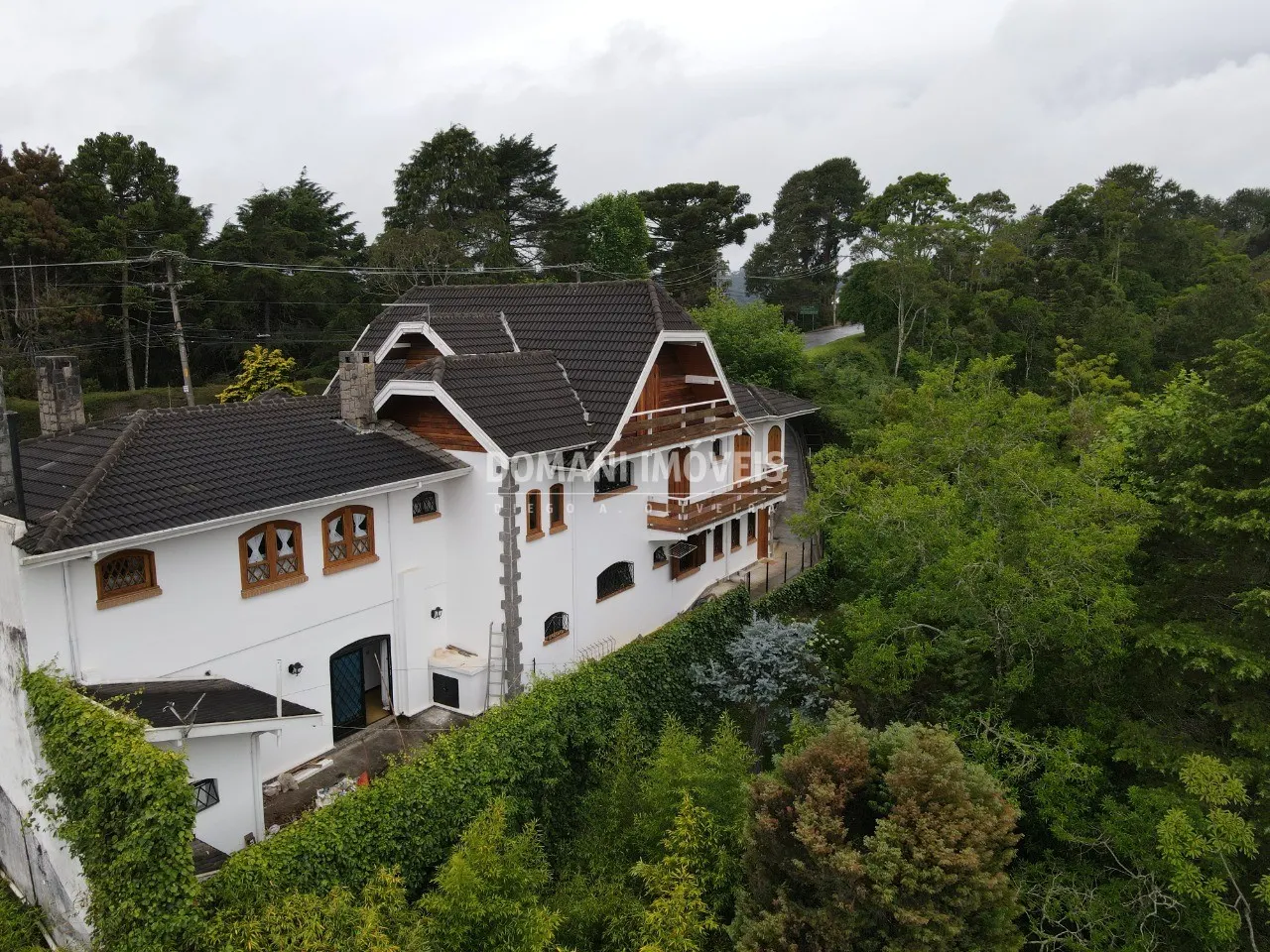 Casa à venda de 950 m² em Campos do Jordão, SP, Brasil