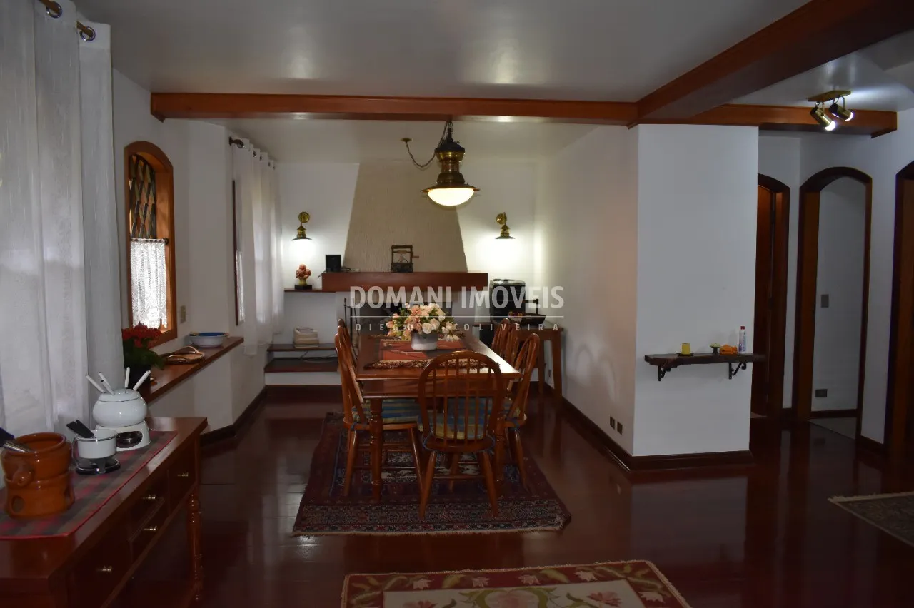 Casa à venda de 950 m² em Campos do Jordão, SP, Brasil