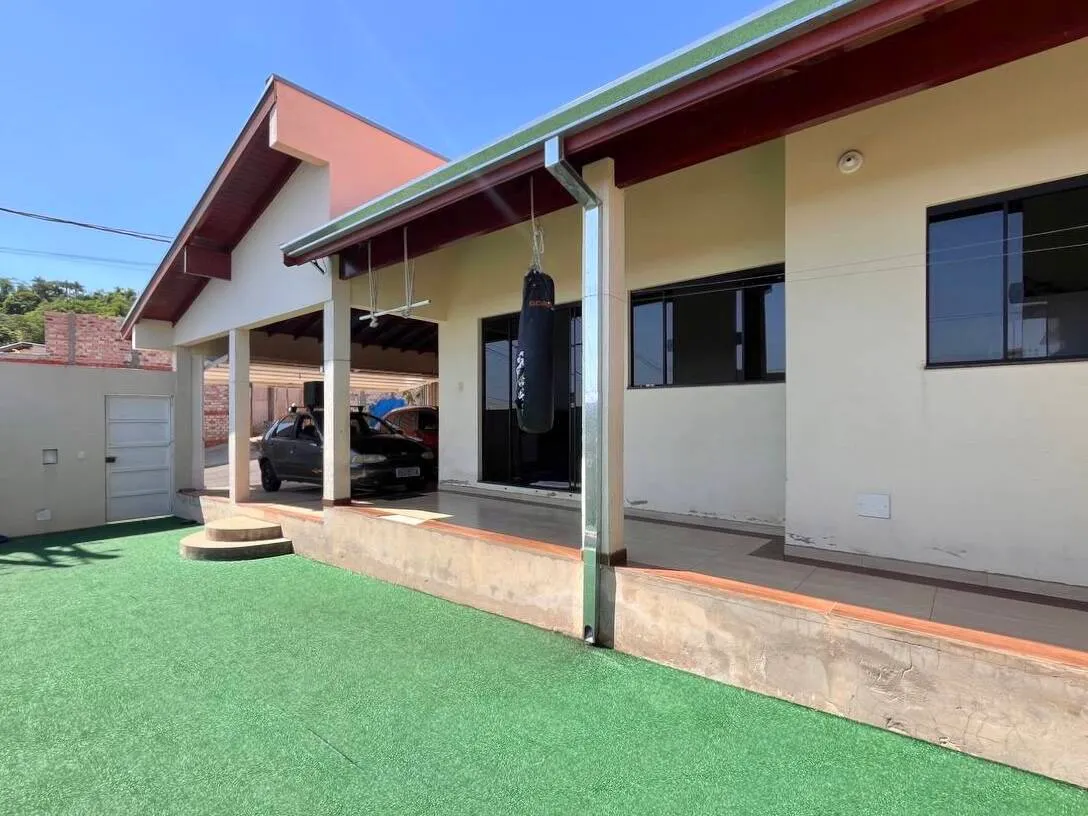 Casa à venda de 250 m² em Piraju, SP, Brasil