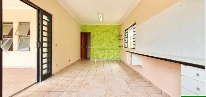 Casa à venda de 300 m² em Nova Odessa, SP, Brasil