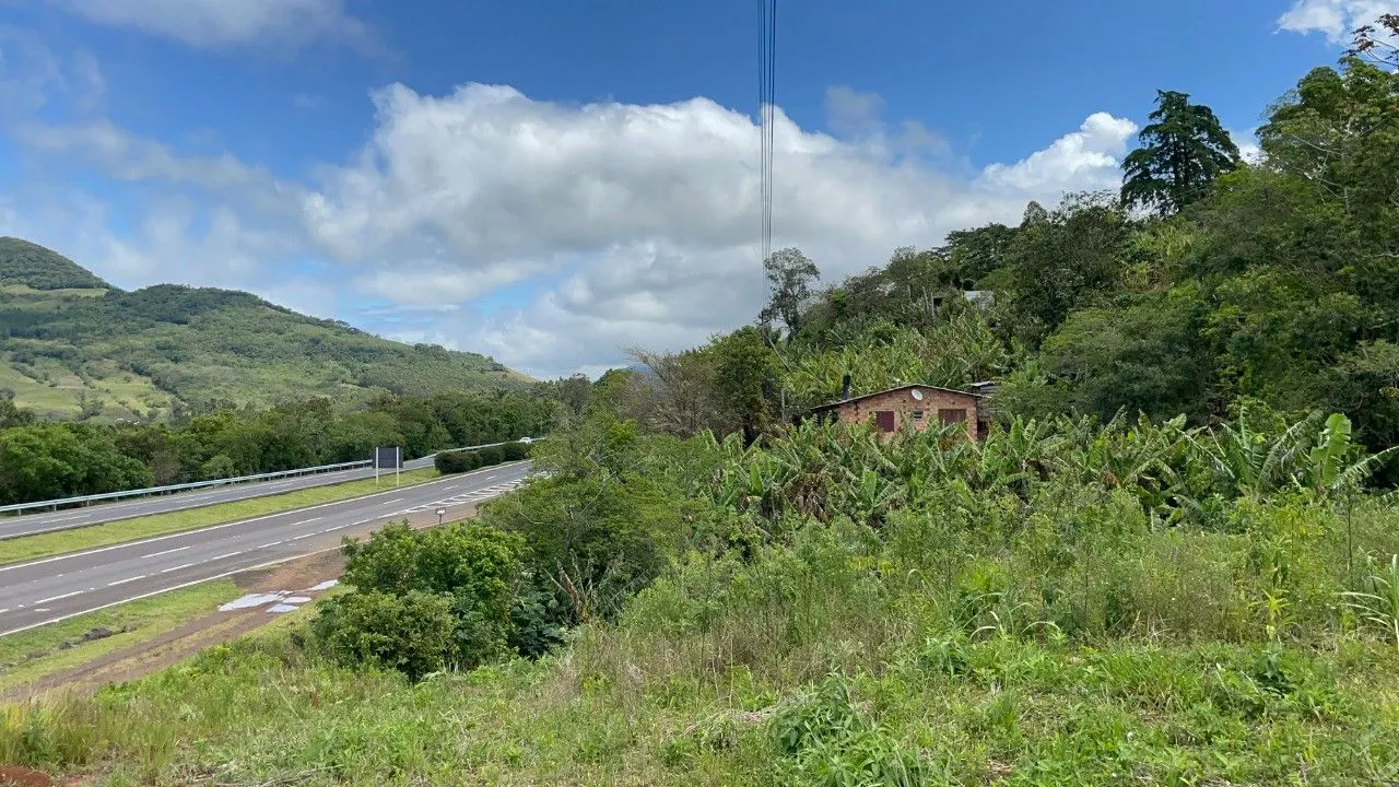 Chácara à venda de 3.300 m² em Maquiné, RS, Brasil