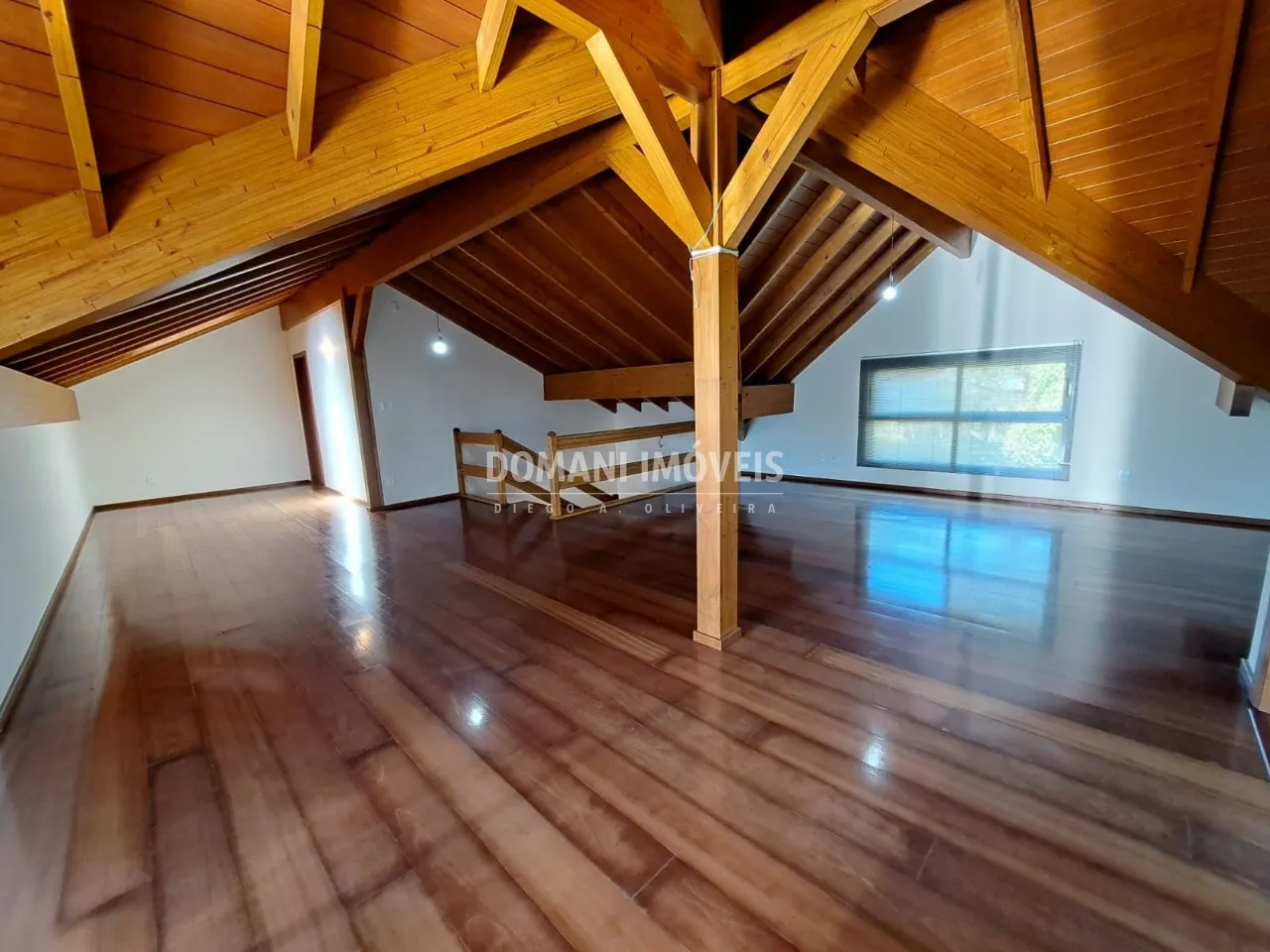 Casa à venda de 1.140 m² em Campos do Jordão, SP, Brasil