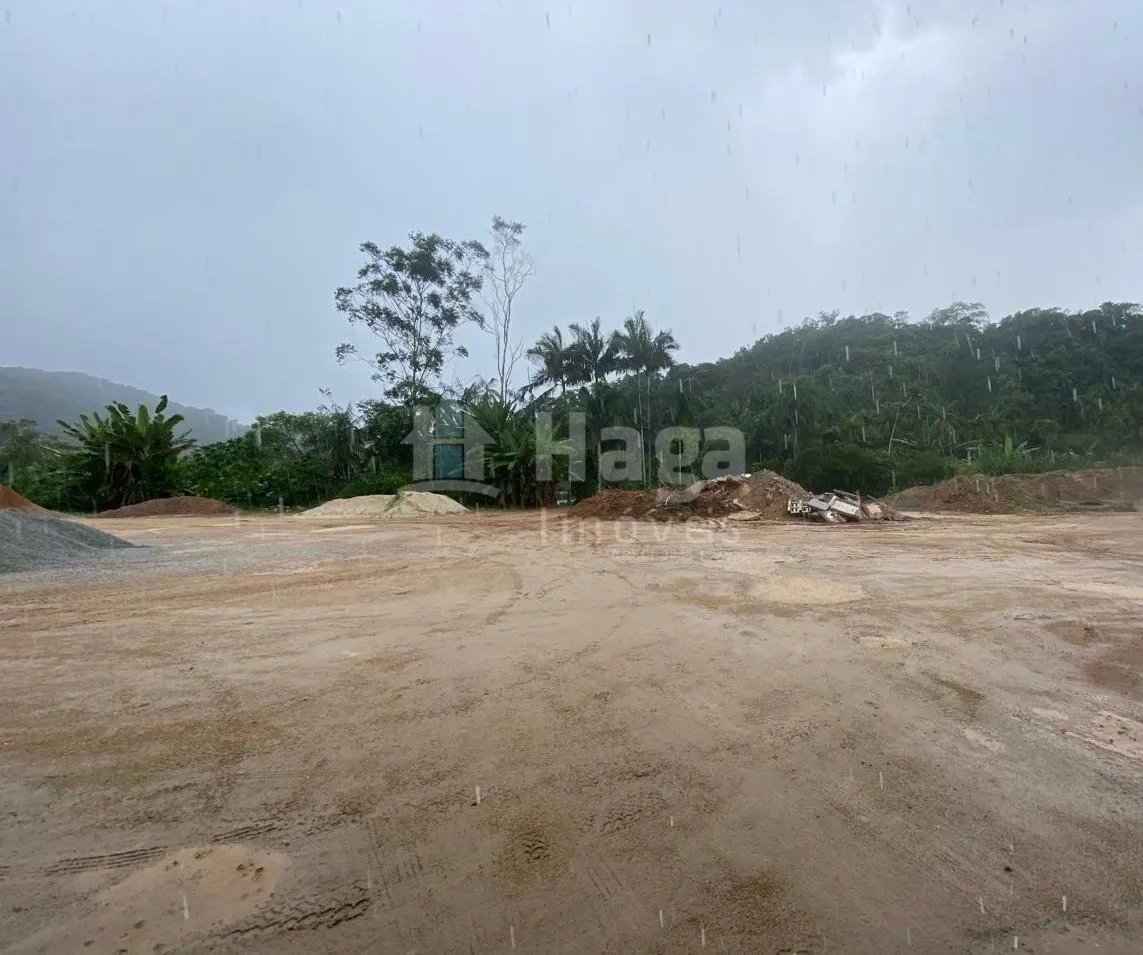 Terreno à venda de 8.000 m² em Brusque, SC, Brasil