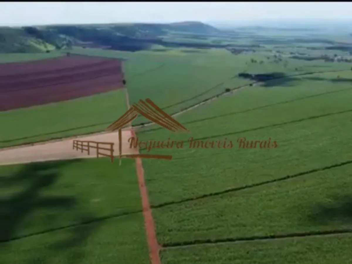 Fazenda à venda de 1.136 ha em Serra Azul, SP, Brasil