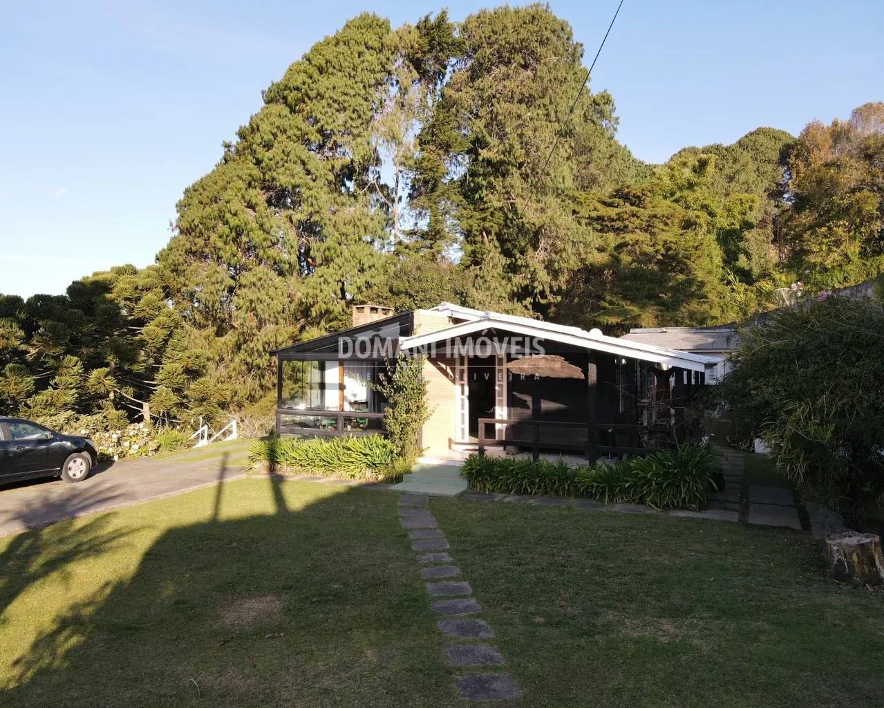 Casa à venda de 2.600 m² em Campos do Jordão, SP, Brasil