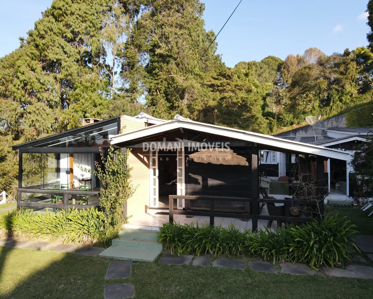 Casa à venda de 2.600 m² em Campos do Jordão, SP, Brasil
