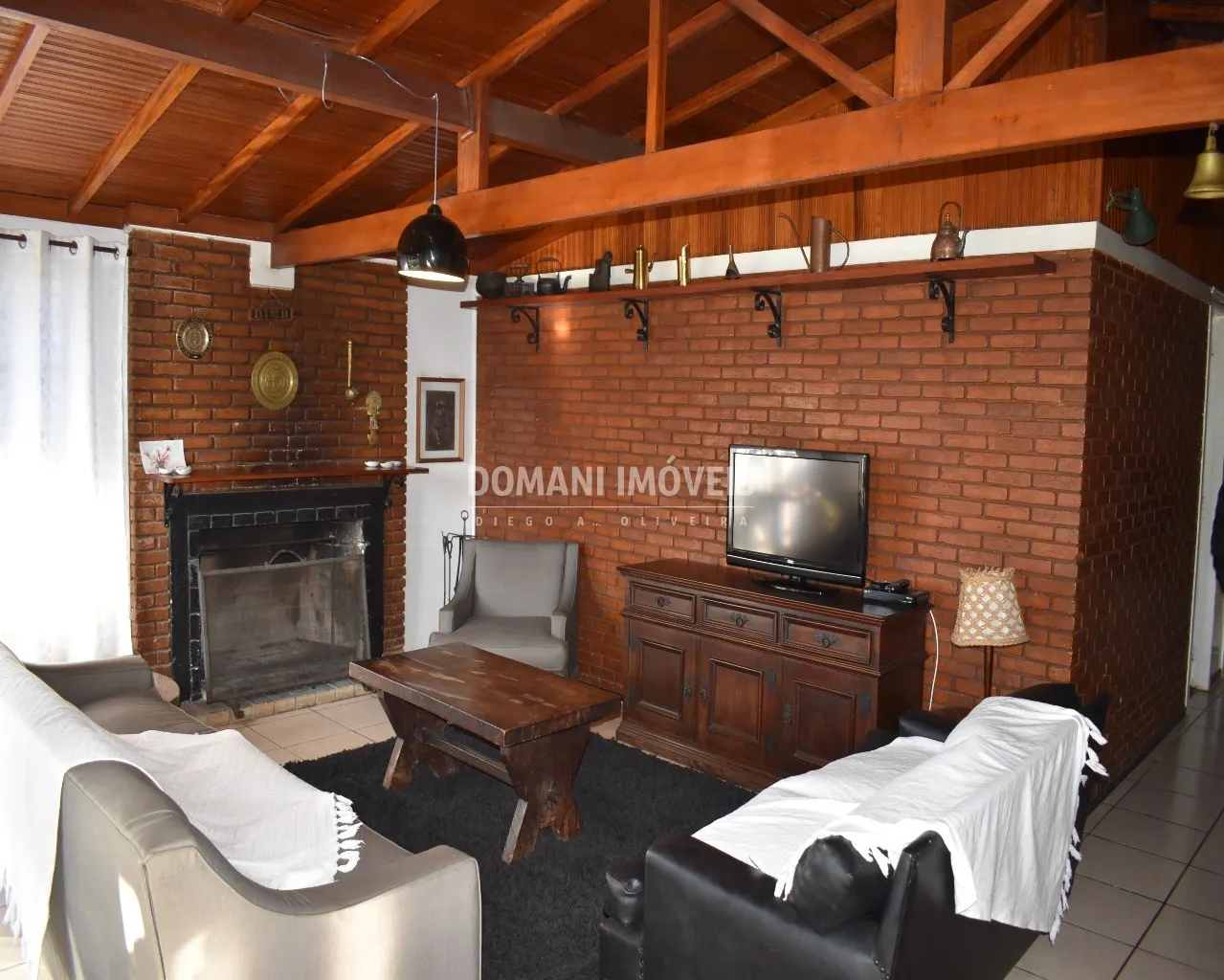 Casa à venda de 2.600 m² em Campos do Jordão, SP, Brasil