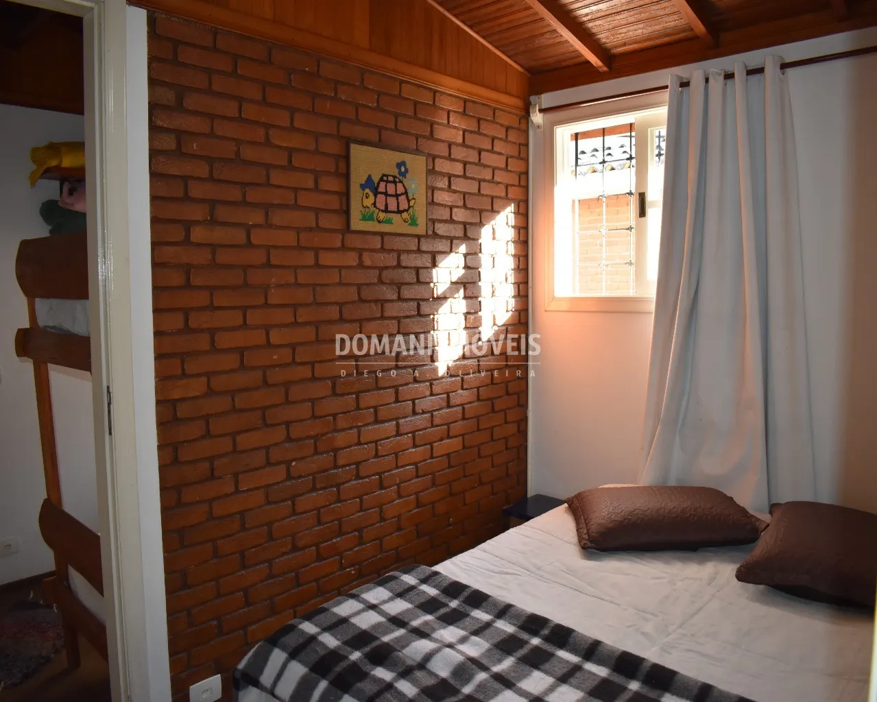 Casa à venda de 2.600 m² em Campos do Jordão, SP, Brasil