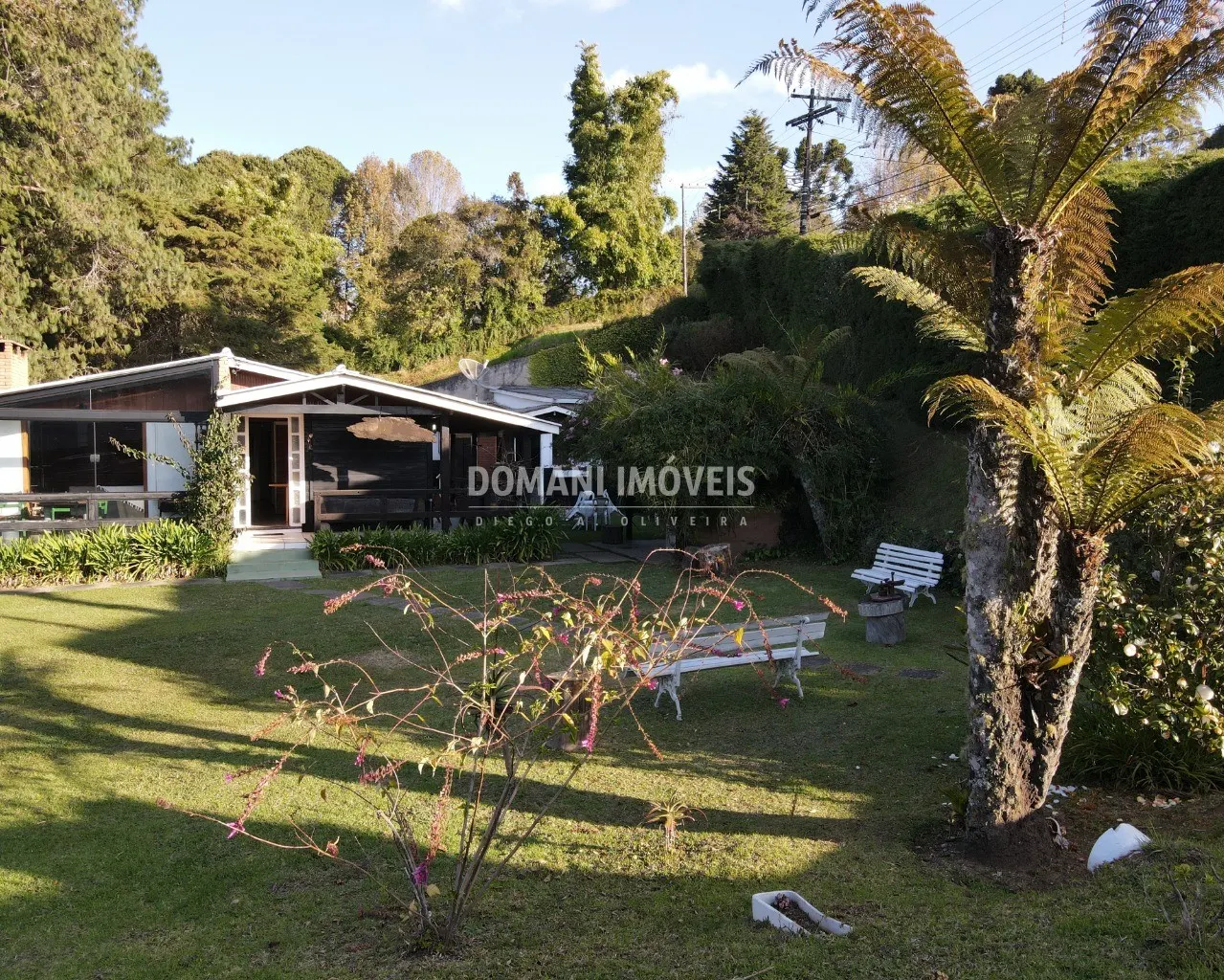 Casa à venda de 2.600 m² em Campos do Jordão, SP, Brasil