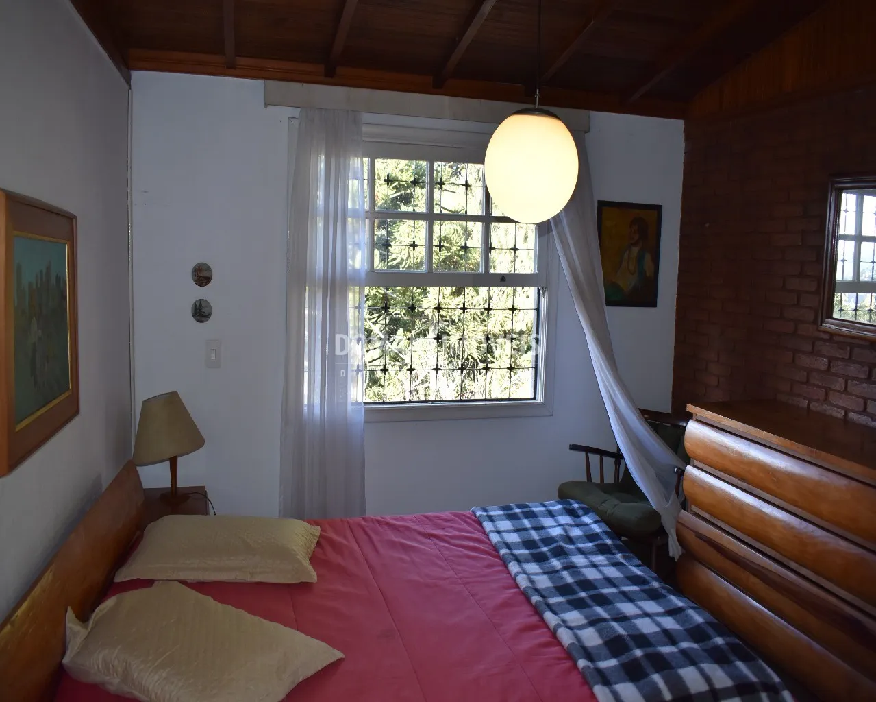 Casa à venda de 2.600 m² em Campos do Jordão, SP, Brasil