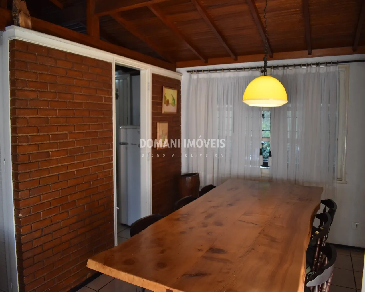 Casa à venda de 2.600 m² em Campos do Jordão, SP, Brasil