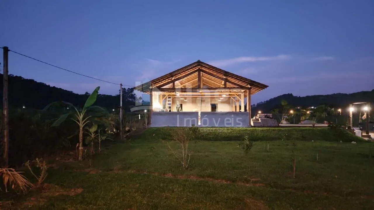 Chácara à venda de 4.500 m² em Tijucas, SC, Brasil