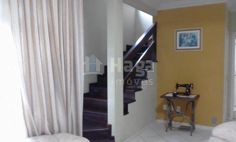 Casa à venda de 360 m² em Brusque, SC, Brasil