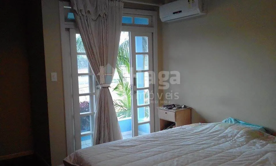 Casa à venda de 360 m² em Brusque, SC, Brasil