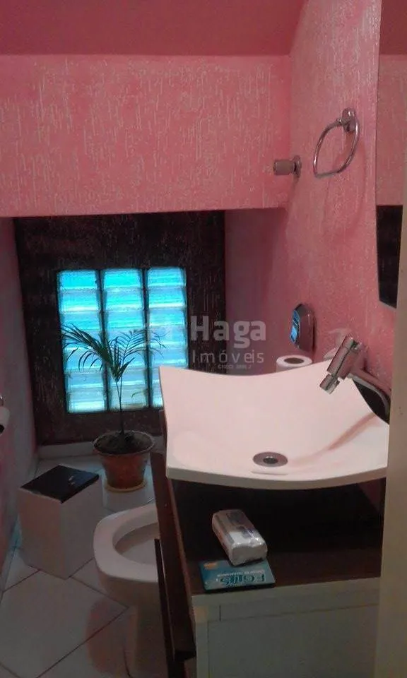 Casa à venda de 360 m² em Brusque, SC, Brasil