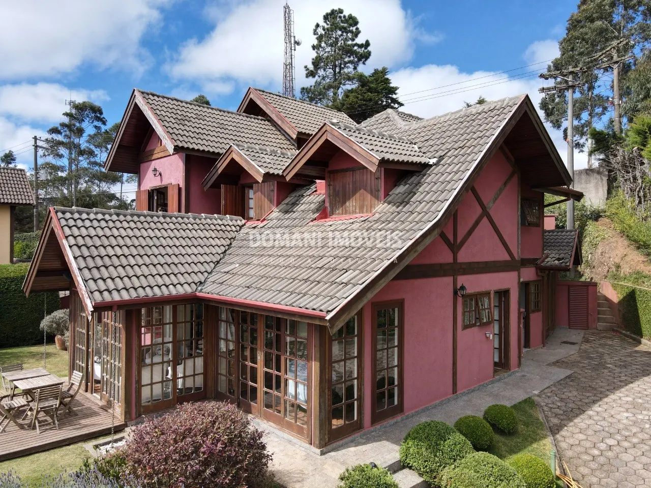 Casa à venda de 1.000 m² em Campos do Jordão, SP, Brasil