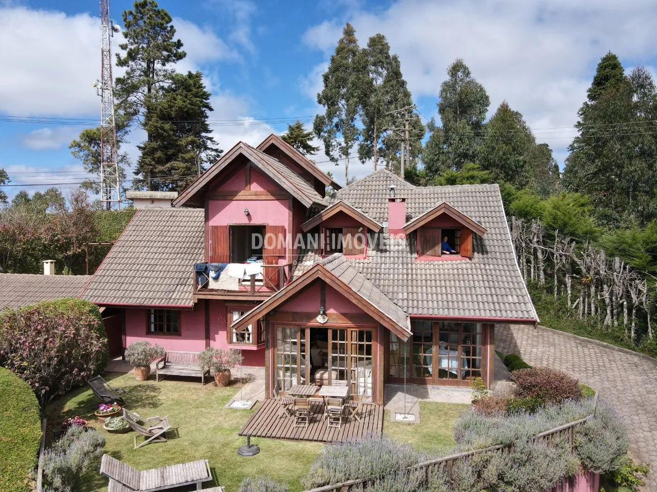 Casa à venda de 1.000 m² em Campos do Jordão, SP, Brasil