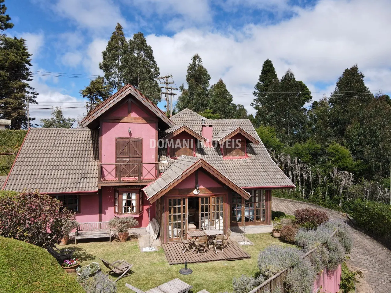 Casa à venda de 1.000 m² em Campos do Jordão, SP, Brasil