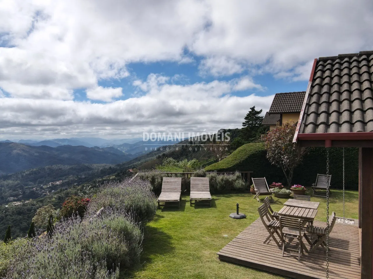 Casa à venda de 1.000 m² em Campos do Jordão, SP, Brasil