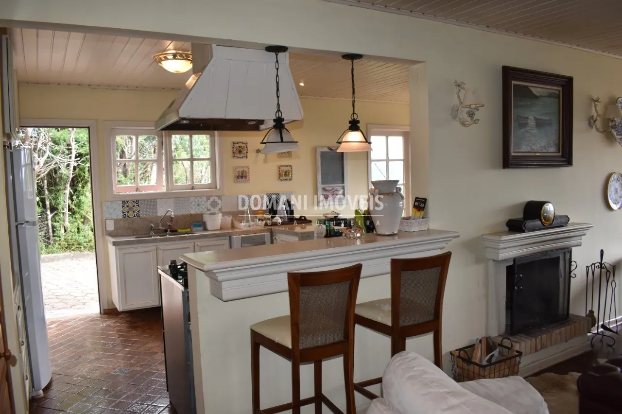 Casa à venda de 1.000 m² em Campos do Jordão, SP, Brasil