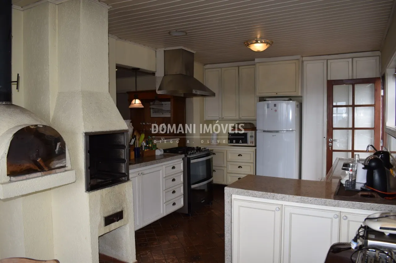 Casa à venda de 1.000 m² em Campos do Jordão, SP, Brasil