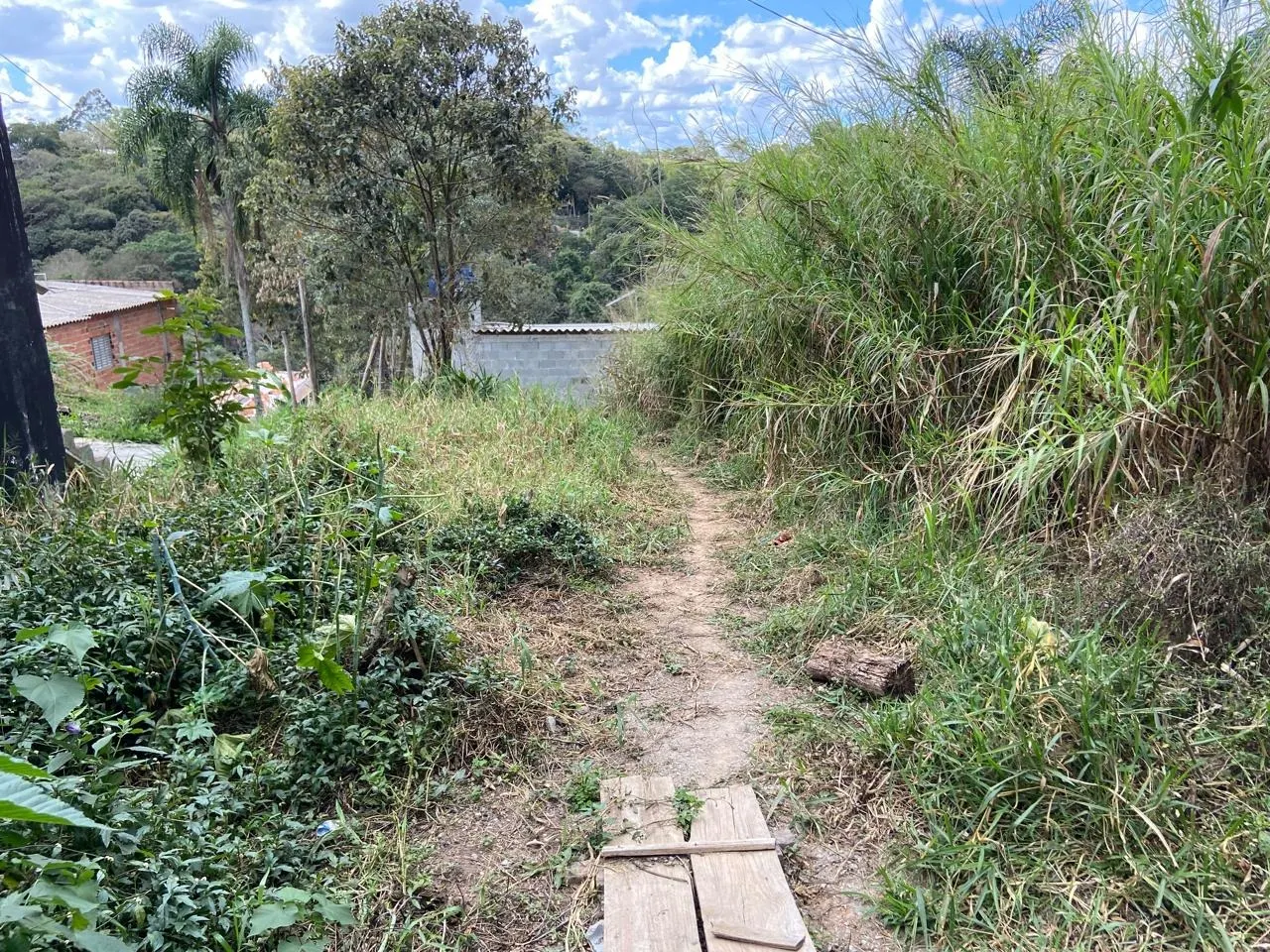 Terreno à venda de 337 m² em Itapevi, SP, Brasil