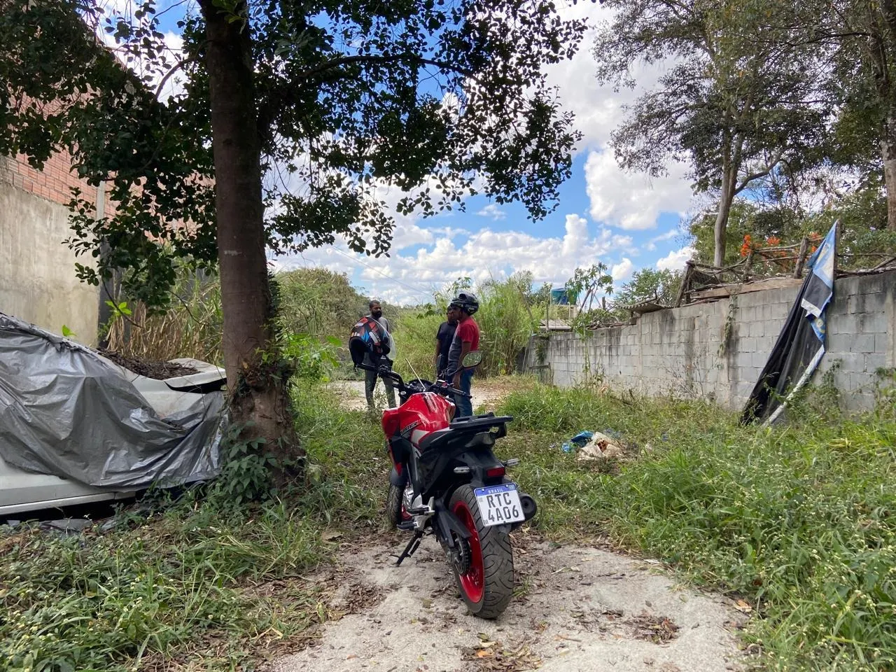 Terreno à venda de 337 m² em Itapevi, SP, Brasil