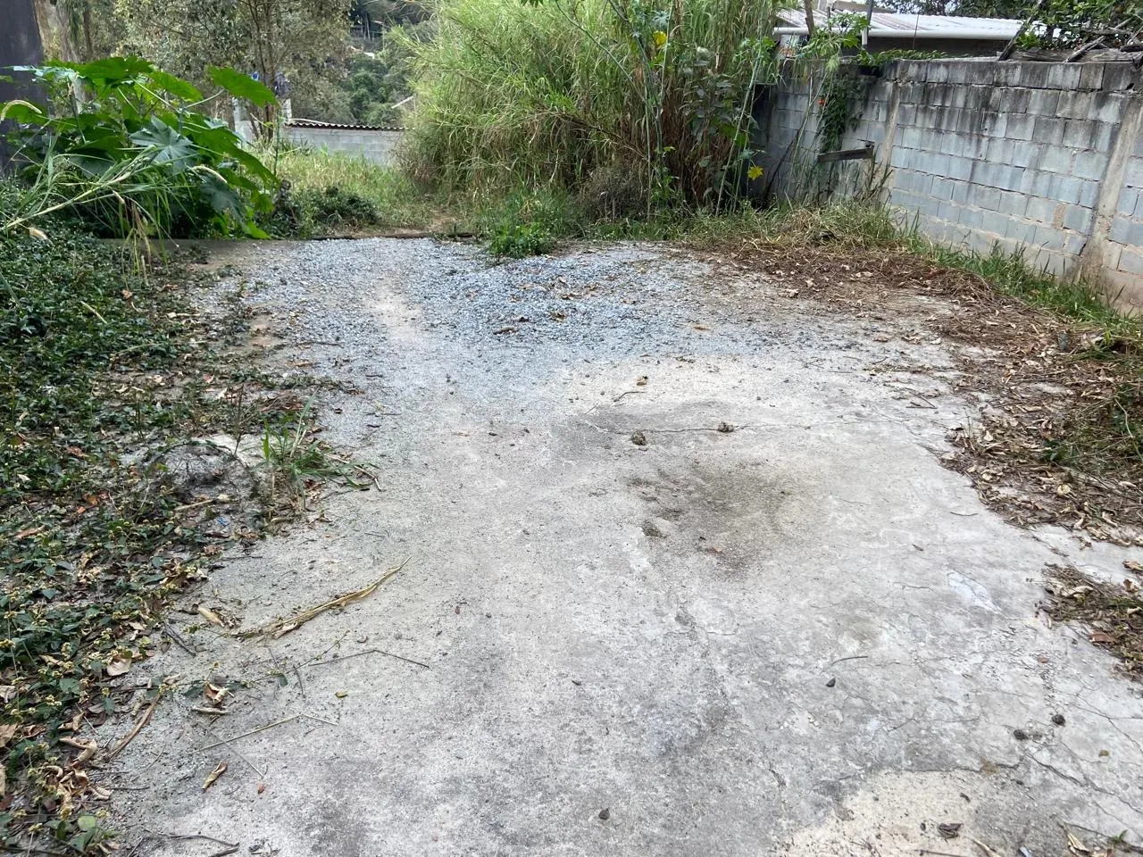 Terreno à venda de 337 m² em Itapevi, SP, Brasil