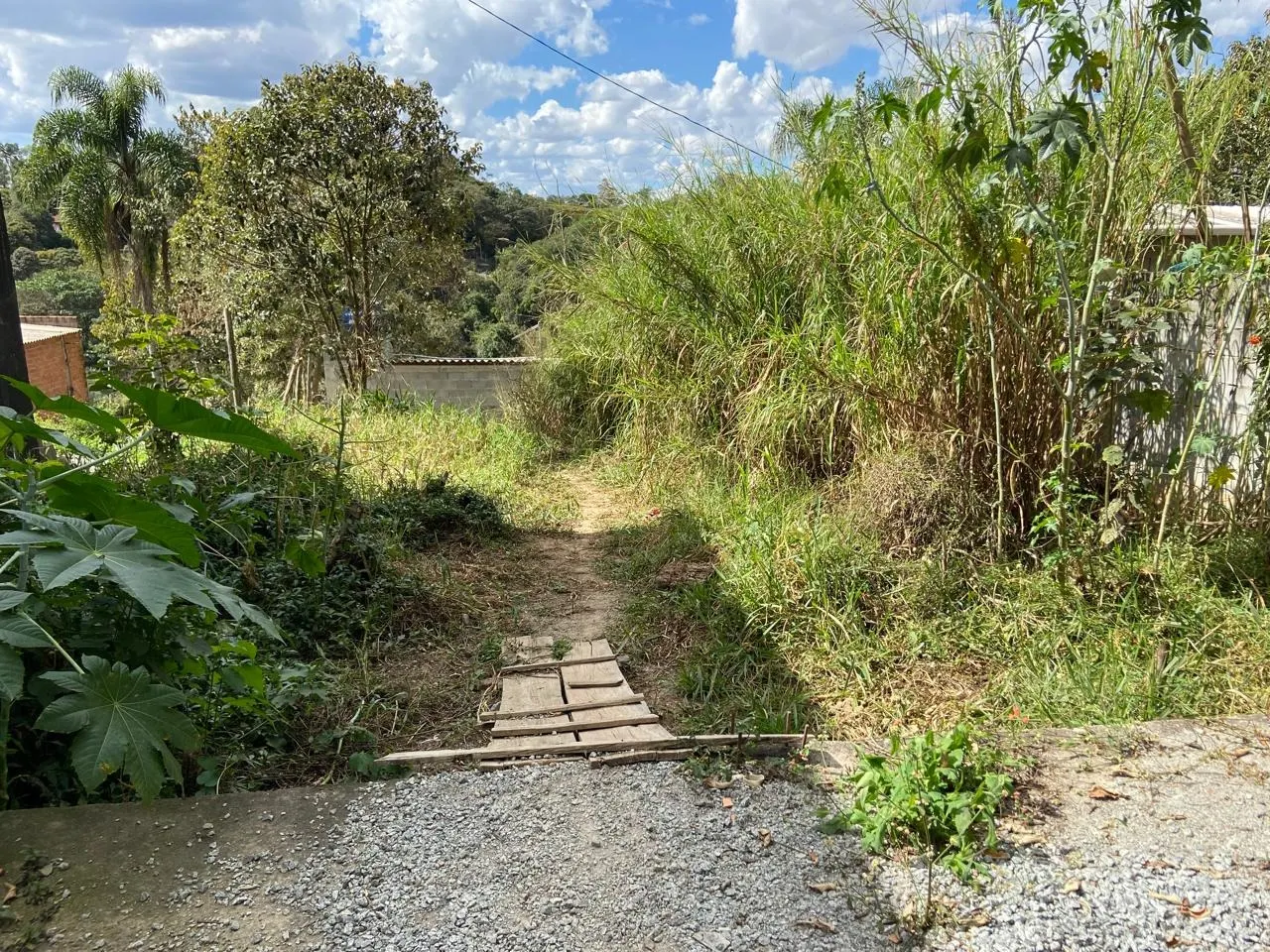 Terreno à venda de 337 m² em Itapevi, SP, Brasil