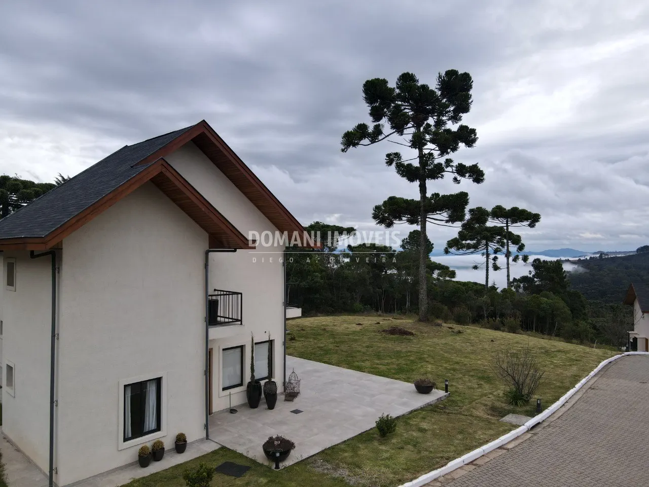 Casa à venda de 1.940 m² em Campos do Jordão, SP, Brasil