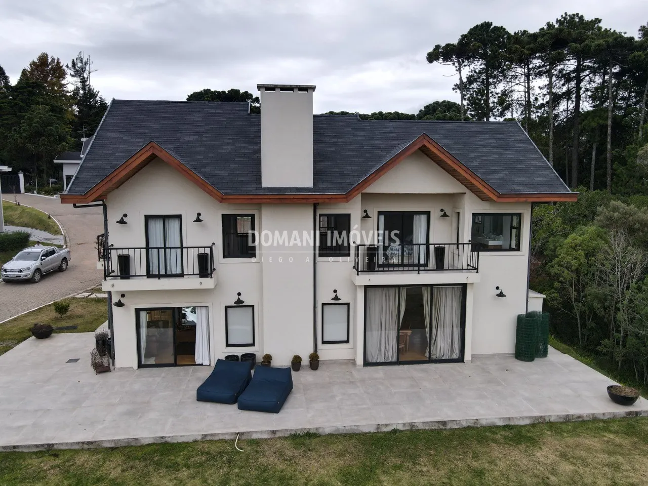 Casa à venda de 1.940 m² em Campos do Jordão, SP, Brasil