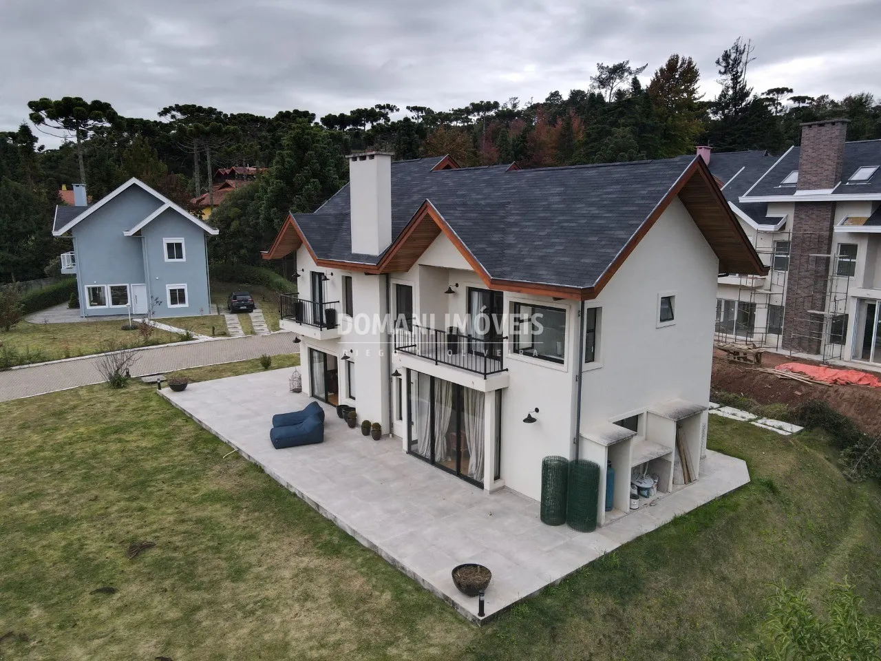 Casa à venda de 1.940 m² em Campos do Jordão, SP, Brasil