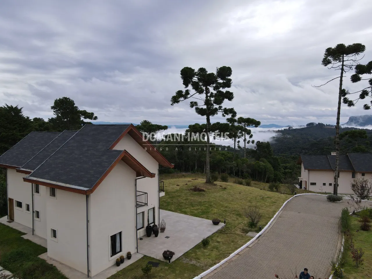 Casa à venda de 1.940 m² em Campos do Jordão, SP, Brasil