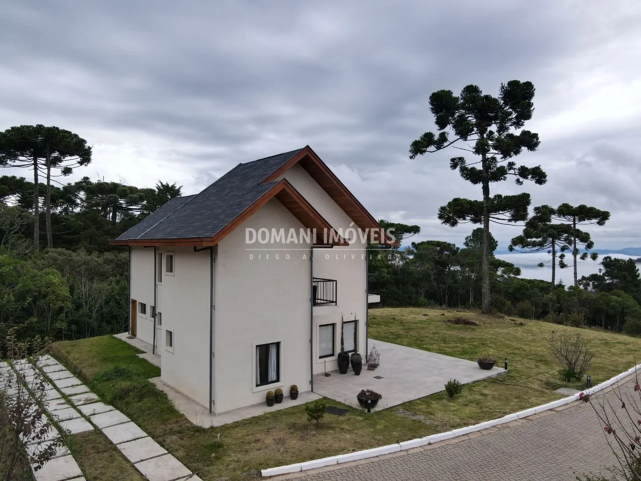 Casa à venda de 1.940 m² em Campos do Jordão, SP, Brasil
