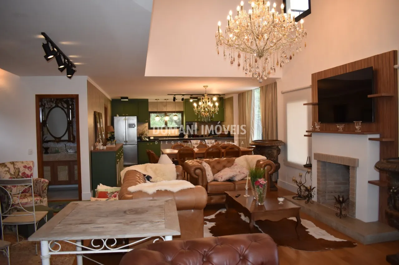 Casa à venda de 1.940 m² em Campos do Jordão, SP, Brasil
